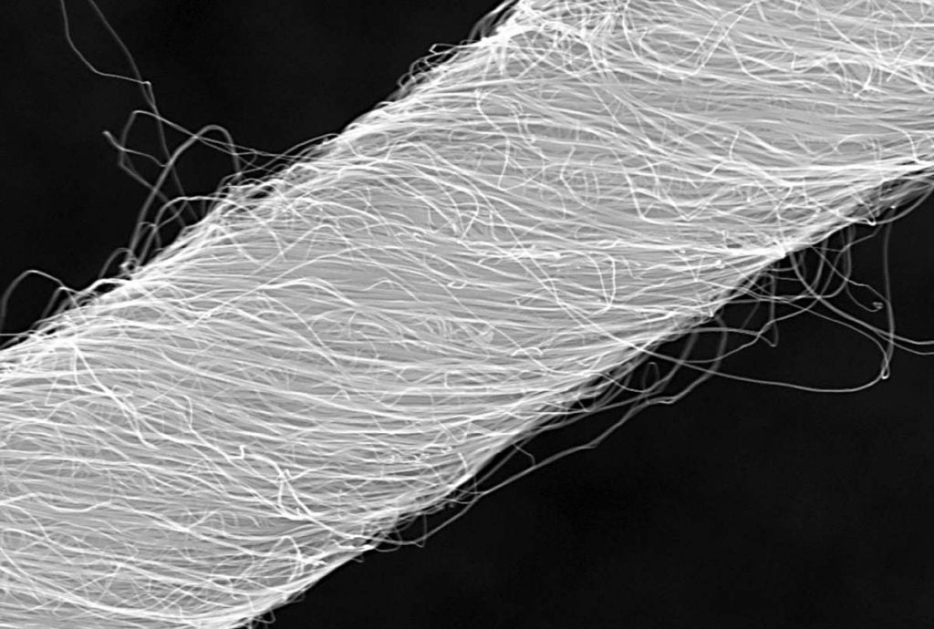 csiro_scienceimage_988_carbon_nanotubes_spun_to_form_a_yarn