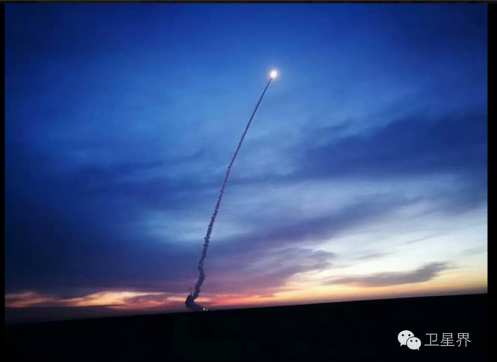 Fırlatma XPNAV-1'i taşıyan LM-11 Roketi ve diğer birçok uydu, 10 Kasımda Çin'in kuzeyinden -bazı parçalar Burma'ya inse de- başarılı bir şekilde fırlatıldı.