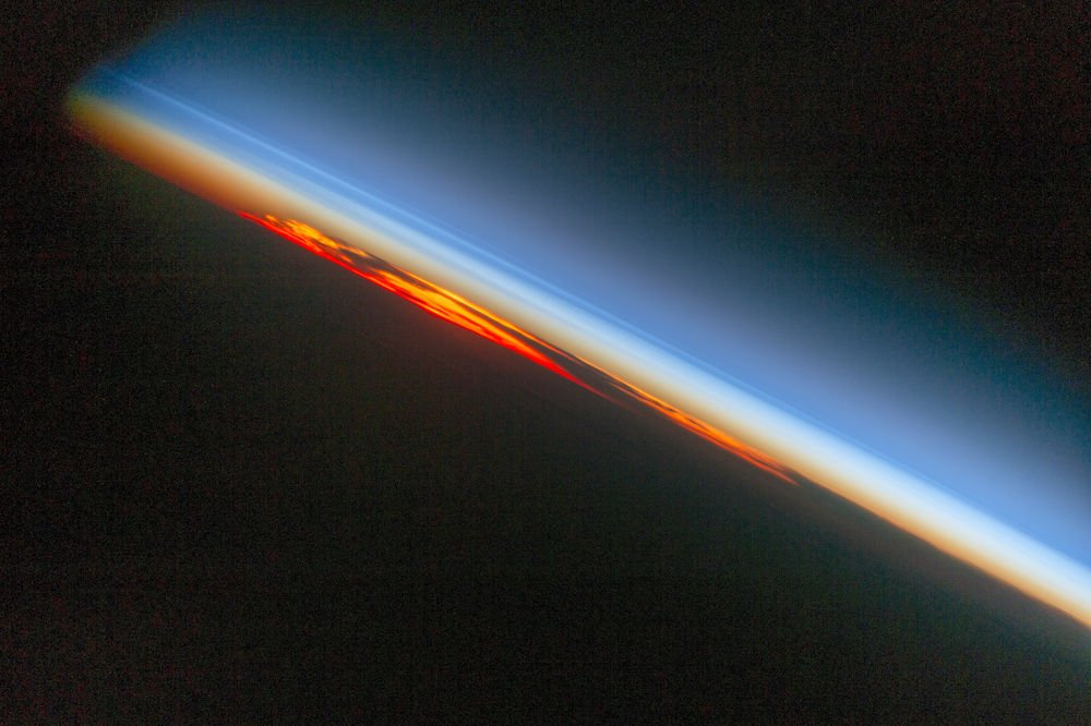 Uzaydan günbatımı