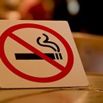 Sigara İçenler, Sadece Dışarıda İçseler Bile İç Mekanlarımızdaki Havayı Kirletiyorlar