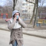 Hepimizin Yüz Maskesi Takması Gerekiyor Mu? Cevap Biraz Karışık