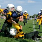 Futbol Oynayan Gençler, Yaralanma ve Sarsıntı Tehlikesini Hafife Alıyor