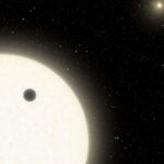 Gökbilimcilerin Yeni Keşfi: Üç Yıldızlı Gezegen