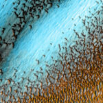 Kızıl Gezegen Mars’ın ‘Mavi Kumları’, Görenleri Büyülüyor