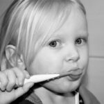 Diş Fırçalamanın ve Diş İpi Kullanmanın En Etkili Yöntemi Hangisi?