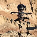 İki Ayak Üzerinde Yürüyen Robot, Kaykaya Binip İp Üstünde Yürüyebiliyor