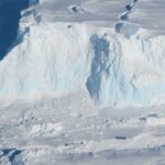 ‘Kıyamet’ Buzulu Çöküşün Eşiğinde: Yılda 50 Milyar Ton Kayıp