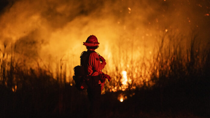 TOPSHOT-US-FIRE-WEATHER
